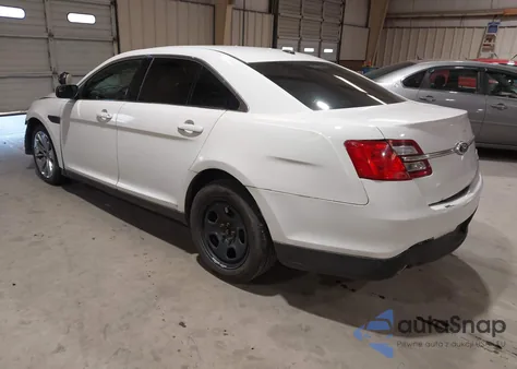 2013 Ford Police Interceptor z USA, uszkodzony, nr VIN 1FAHP2M81DG124257